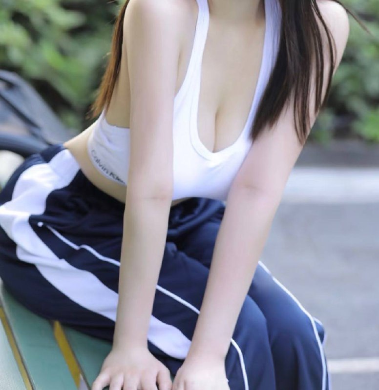 广州 戳戳🏠NEW人刚下水一个K都不认识年轻洋气款童颜大乳 骚纯·Height身高|160·Weight体重|46kg·Age年龄|08年.Bust胸围|真实E杯 真胸声音好听服务意识强精心呵护纯欲控福音/童颜大乳皮肤细腻 天然大 耐心不催k皮肤白皙温柔如水嗲声嗲气kiss 69 情趣均可享受#小爱