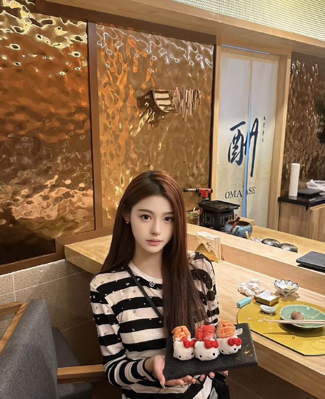 广州阿宝家英英02 年新人 清纯洋气、可甜可御🔅身高 166  90斤 真🐻D🔅全是白皙👙三点粉嫩🔅比例完美  大长腿🔅性格温柔体贴乖巧 活好不催不事