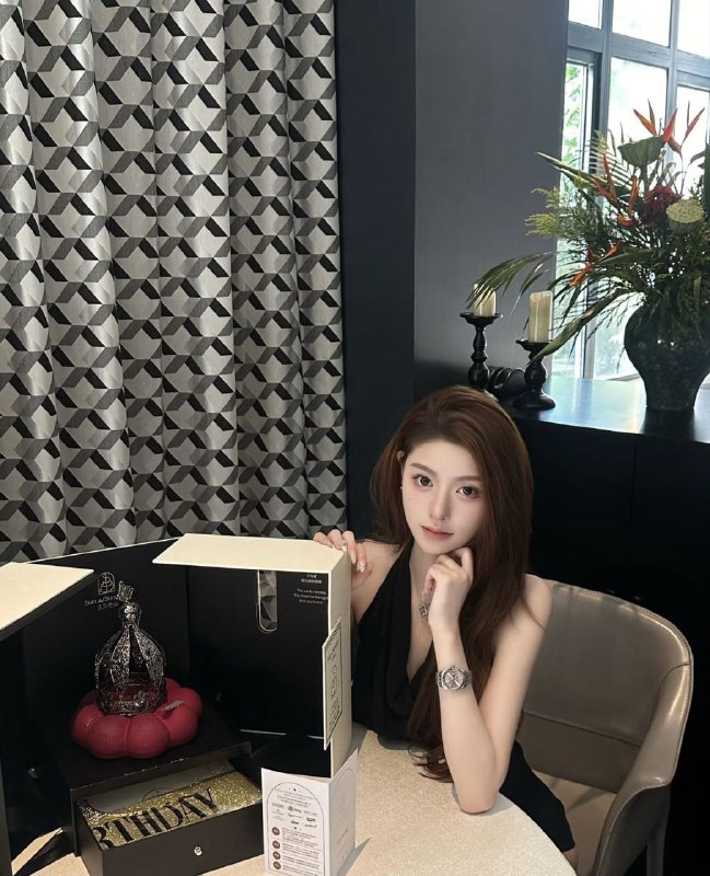 广州阿宝家英英02 年新人 清纯洋气、可甜可御🔅身高 166  90斤 真🐻D🔅全是白皙👙三点粉嫩🔅比例完美  大长腿🔅性格温柔体贴乖巧 活好不催不事