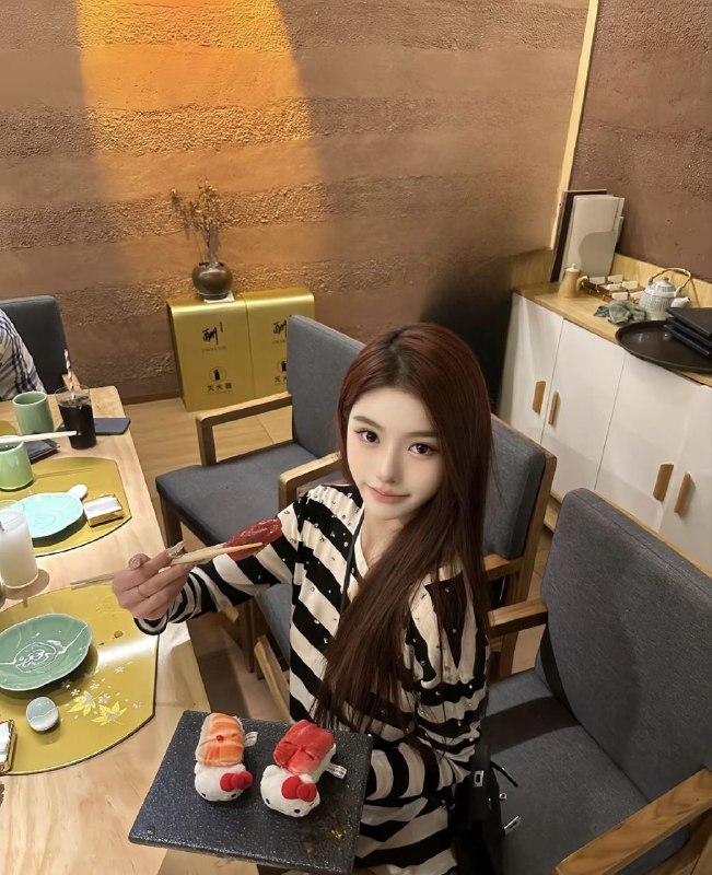 广州阿宝家英英02 年新人 清纯洋气、可甜可御🔅身高 166  90斤 真🐻D🔅全是白皙👙三点粉嫩🔅比例完美  大长腿🔅性格温柔体贴乖巧 活好不催不事