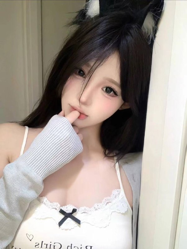 广州•初音🏠❤️人 𝟎3年｜ 软妹萌萌甜心教主 /JK  制服 /可爱 萝莉身高：168体重：48kg年龄:   21岁罩杯:   𝐂 𝐜𝐮𝐩☑️软嫩☑️皮肤白皙  身材真实照片绝无修图天生自带少女体香 声音甜美 声控的绝对福音