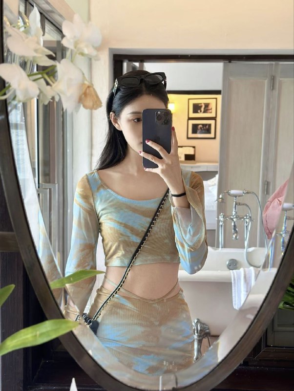 广州阿宝🏠温柔女孩05年知知1现在染了棕黄色头发噢，勿介怀