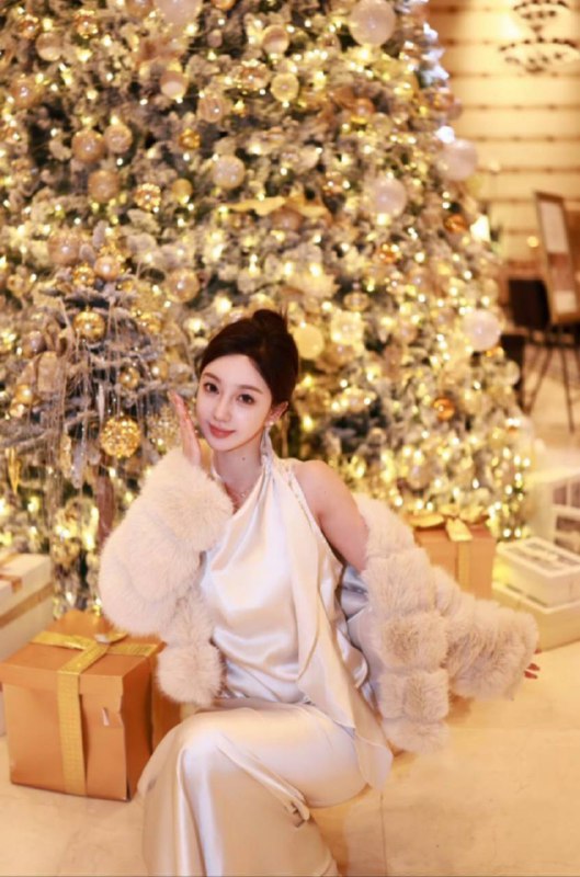 杨弈广州  粤语草莓🍓大三在校学生 02年 真实164c粤语 广东人 小巧玲珑 皮肤巨白