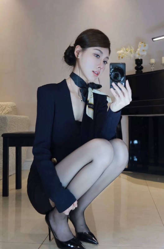 广州卡人🏠💛💛💛广州新人🦜硬5 御姐无风尘气息，高级脸🎀净172cm   45kg皮肤雪白，芊细身段，身材高挑性格温柔，开朗健谈，清纯气质#硬5#御姐#鹿