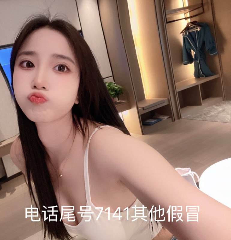 广州杨弈🌟03年165E真实深职院学生，童颜巨乳娇小玲珑，纯欲类型