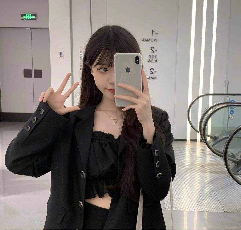 杨弈广州兮兮💌人在校生168C  05👧40Kg乖巧甜美🥢🦵极品学妹