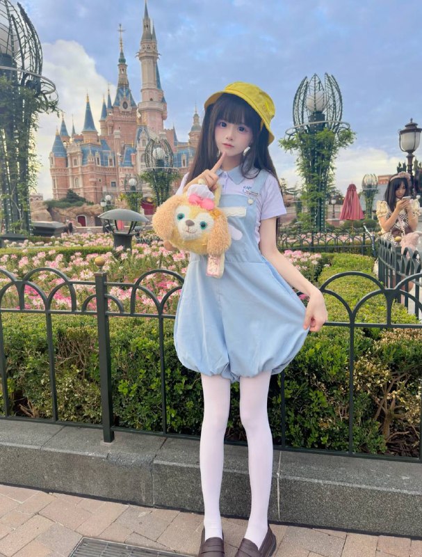 广州 蓝白白🏡小糯米07 168cmWeight体重：45kgCup罩杯：D Cup洛丽塔 JK🌟日常健身 胸型超级好 椒乳一手掌握 蜜桃臀🍑不下垂🌟全身皮肤❄️雪白 无赘肉💅🏻筷子腿🌟纯天然全妈生无手术❌无任何动刀❌🌟不抽烟不喝酒⚠️真实第一次兼职 非全职工作 需提前预约