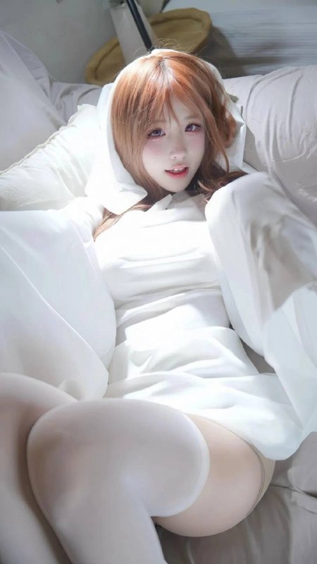 广州💌07coser真实cos➕亚文化风格玩家真人学生➕【兼职模特】身高177  07年   18岁🐻真实E   体重105亚文化风格为主，服装款式多  妆容百变发型样式多适合真实cos玩家粉  嫩  馒头逼一线天注：接素质课，勿乱传，图片视频真人拍摄勿乱传不方便验证，提前预约只外出