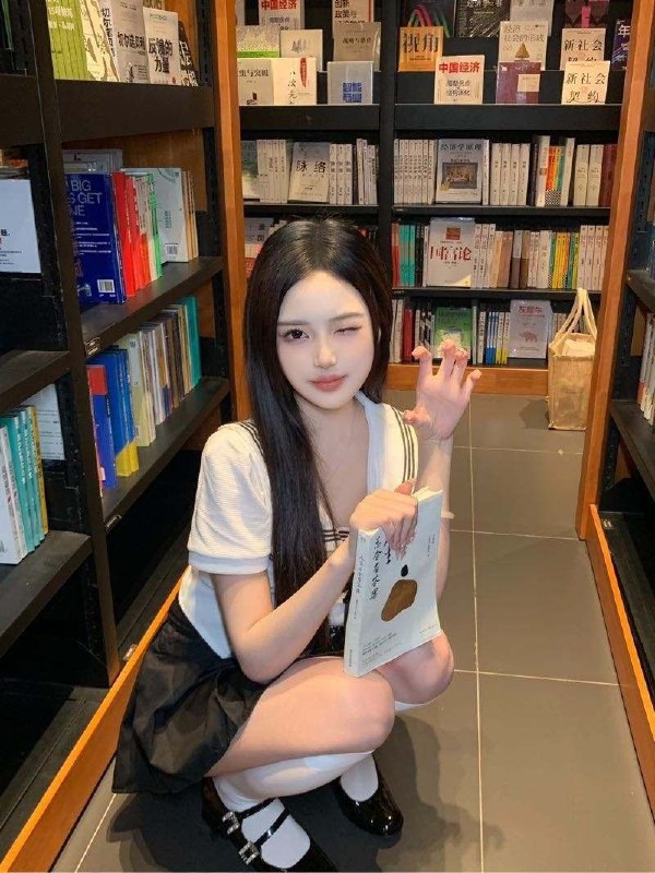 广州哈森🏠小雨 初恋女神 天然无整全身雪白 五起三开小雨，身高170网红，2007年11月5日出生，出生地广西。曾经红极一时的小雨有着相当甜美的面容，在微博也是坐拥10w的粉丝，这种“小不点”后来可谓是抖音里面的风云人物170 45kg 天然d 全身雪白 无纹身#小雨