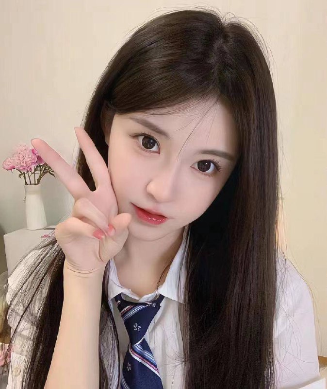 广州 蓝白白🏡KIKI.05年165 38kg全身雪白🥢腿全身🈚️整纯天然 真实在校生🎓三点超粉 氵多只接素质🉑️