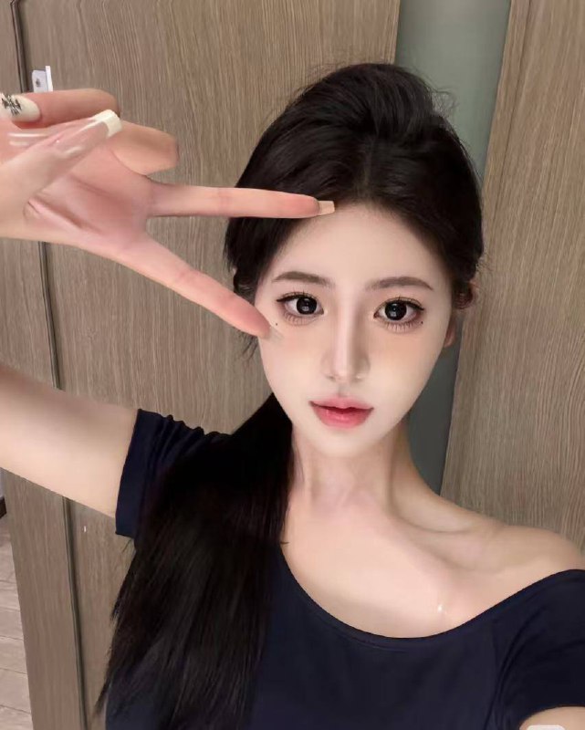 广州 蓝白白🏡若萱第一次下水🌟年龄  20•    身高:171          Cup：C🐻•     体重45kg•     甜美可人         服务超好•     筷子🥢腿        腰超级细•     真人真照         随意验证•     真实5起条件开3舞蹈学生身体柔软，可解锁