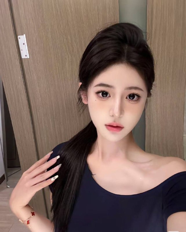 广州 蓝白白🏡若萱第一次下水🌟年龄  20•    身高:171          Cup：C🐻•     体重45kg•     甜美可人         服务超好•     筷子🥢腿        腰超级细•     真人真照         随意验证•     真实5起条件开3舞蹈学生身体柔软，可解锁