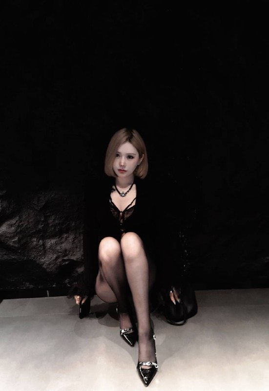 广州戳戳🏠❤️小乔 短发顶级嫩模 白净大长腿 极品烧杯 人间尤物平面模特 ｜Age: 20Bust: DHeight: 172｜Hobby：游泳｜瑜伽｜贝斯性感温柔｜端庄大方｜洋气大牌｜谈吐优雅｜温柔随和｜魔鬼身材｜————————————————————配合度极高 柔韧度极好 腰臀比完美 小腹无赘肉平时常健身 常年练瑜伽 可多种体位 待客如男友服务意识强 互动技术高 女友体验感满足你所有欲望幻想道具服饰制服齐全 擅长各种角色扮演仅接待高素质客户 据不守时醉酒课真人真照🈲挂🈲冒🈲#小乔