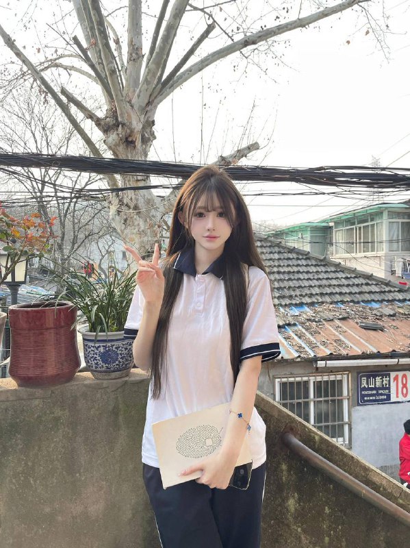 广州 戳戳🏠❤️人学生兼职:小妍会粤语I will be happy G·Height/162小个子白幼瘦·Bust/C杯ru头粉嫩·Age/06·Hobby/旅游，唱歌，健身·体重/90·fw好·新人一个k不认识强烈推荐你的小女友 不挑路程纯天然科技 随便搓揉捏没有假体上下粉嫩，新人刚下氵南方妹子，听话乖巧超配合，紧致氵多#小妍