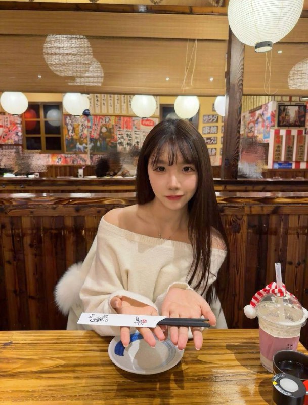 图图🏠广州广州小鱼04年🌟真实04学生 见面可看证 可陪海底捞～🌟身高：170cm  体重：48kg   真🐻36D🌟清纯可爱 可盐可甜  长相好气质佳