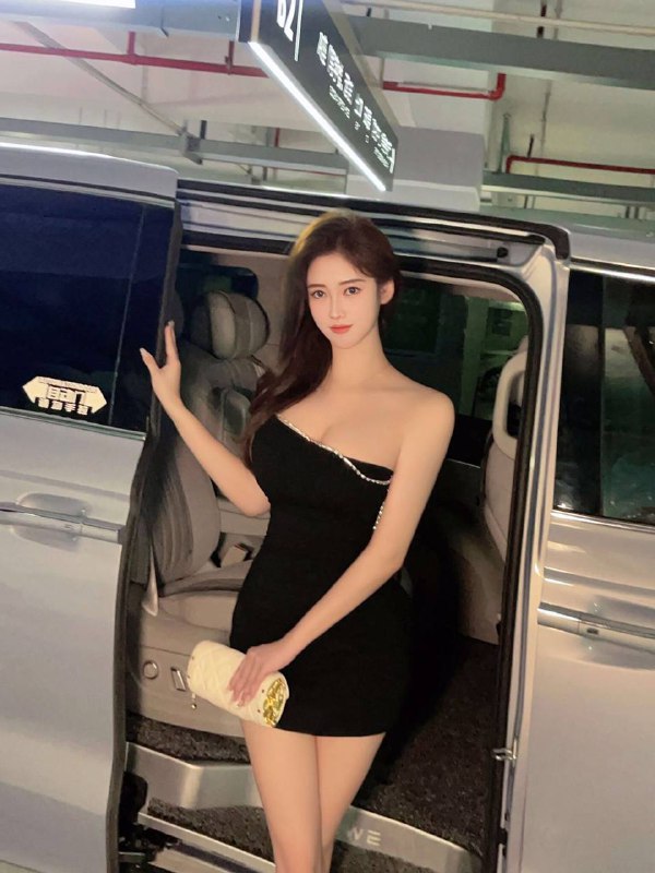 #广州王子诺🌹新人兼职HT:175。     Cup:D      Age:01年天然无整 女友款三点粉嫩·私处紧致五官精致性格温柔皮肤吹弹可破#黎好