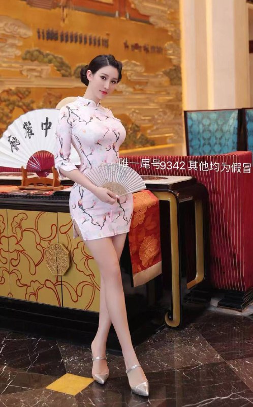 #广州•王子诺🌹身高172.胸围E• 古典美.旗袍风格👛• 蜜桃臀🍑.全广州最大臀部.巴掌脸• 全身s曲线.舌头👅柔软细腻服务态度好不催不忙.代课如初恋#宋冉