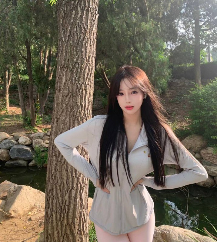 #广州王子诺🌹本地粤语，165大E， 02年。雪白肌肤。#石榴