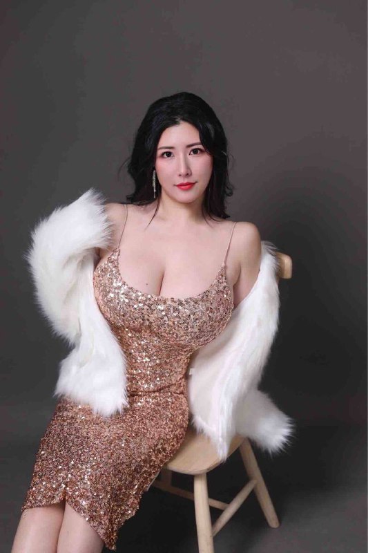 #广州王子诺🌹168   G胸💛💛💛实体生意不好 下海兼职  真人真照温柔似水  配合度超高  你想要的姿势我都有#馨月#少妇