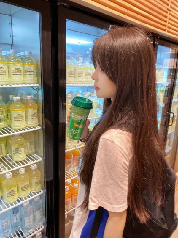 #广州王子诺🌹真实在校学生• 06年 168C• 纯天然零整 皮肤雪白 三点粉嫩• 性格温柔 清纯可爱 高素质• 支持验证  只接素质期待夏天橘子汽水一样的心动#梓洋