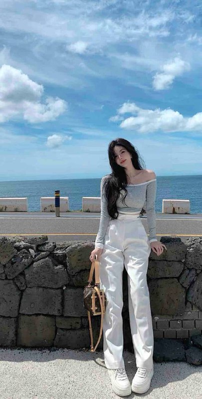 #广州王子诺🌹不催不事，待客如初恋。空姐兼职体态完美 谈吐大方得体沉浸式角色扮演 体验满分𝖘𝖊𝒙高学历 洋气五官精致雪白粉穴长腿美乳双杀#空姐#窦唯