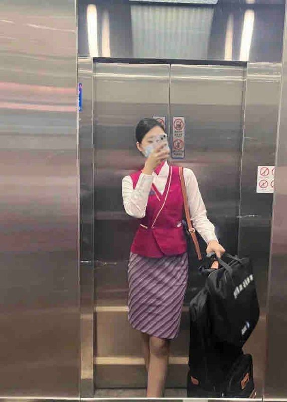 #广州王子诺🌹不催不事，待客如初恋。空姐兼职体态完美 谈吐大方得体沉浸式角色扮演 体验满分𝖘𝖊𝒙高学历 洋气五官精致雪白粉穴长腿美乳双杀#空姐#窦唯