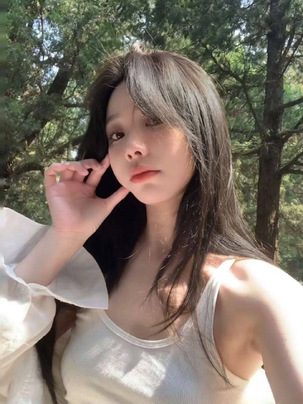 广州戳戳🏠Timi提米留学生 ♡︎🦜硬5Age年龄        03年Height 身高  170cmWeight体重  45-46kgBust胸围       D-cup皮肤滑嫩 白皙透亮完美比例 身材匀称来自江苏的姑娘真实大不列颠金融硕士留学生🇬🇧高素质 高智商 高情商 平易近人无疤痕无纹身 可全程英语交流🌍清纯活泼&洋气&热情 随时切换Hobby爱好：健身 旅行 下棋 滑雪 摄影 美食#timi