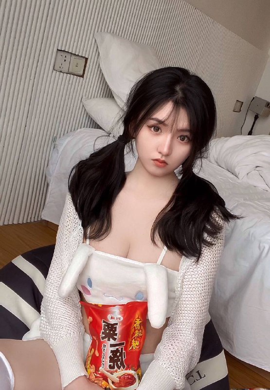 广州 初音🏠傻白甜“应届实习中，皮肤墙壁白”• 𝐇𝐞𝐢𝐠𝐡𝐭身高/168• 𝐖𝐞𝐢𝐠𝐡𝐭体重/95• 𝐁𝐮𝐬𝐭🐻D• 𝐀𝐠𝐞年龄/04• 𝐎𝐜𝐜𝐮𝐩𝐚𝐭𝐢𝐨𝐧 耐心💯💯，爱笑爱聊天，可🐍（不抽烟，不喝酒，无纹身）