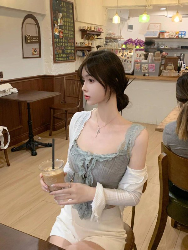 广州 蓝白白🏡娜美新人第一次兼职白虎 03年，身高168，真胸36C乖巧懂事，皮肤白嫩，三点粉，性格超好短期兼职。遇见就是缘分