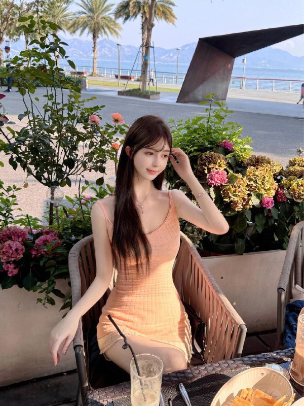 广州 蓝白白🏡娜美新人第一次兼职白虎 03年，身高168，真胸36C乖巧懂事，皮肤白嫩，三点粉，性格超好短期兼职。遇见就是缘分