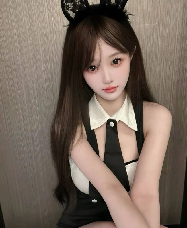 广州 蓝白白🏡小梨03 170D 学生兼职开纯欲小学妹 纯天然无整 无纹身身材火辣 上下粉