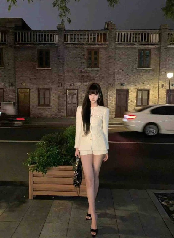 广州阿宝🏡元宝极品清纯甜妹 特别乖年龄：04🌸🌸身高:168 体重：40kg🌸🌸真实🐻D🌸🌸全身零整纯天然小妹妹🌸🌸⬆️⬇️粉嫩🉑甜🉑欲🌸🌸身材比例及好  刚⬇️💦的小妹妹🌸🌸第一眼就是心动的感觉❤️❤️初恋般的激情和甜美期待与你在一起的时