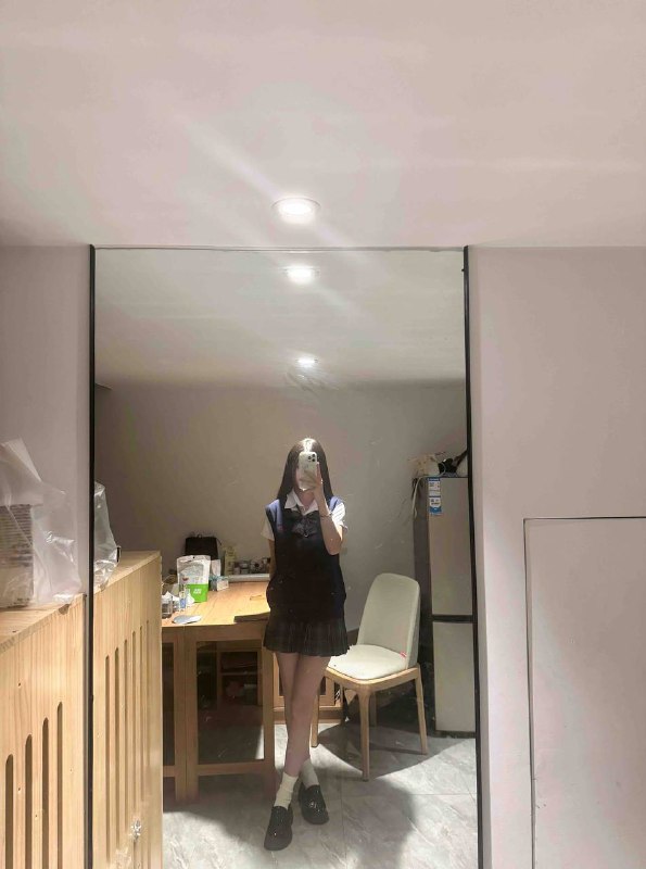 卡人🏠小怡💛💛💛04年 165 44kg🐻B纯天然无整#小怡#无整容#白小纯