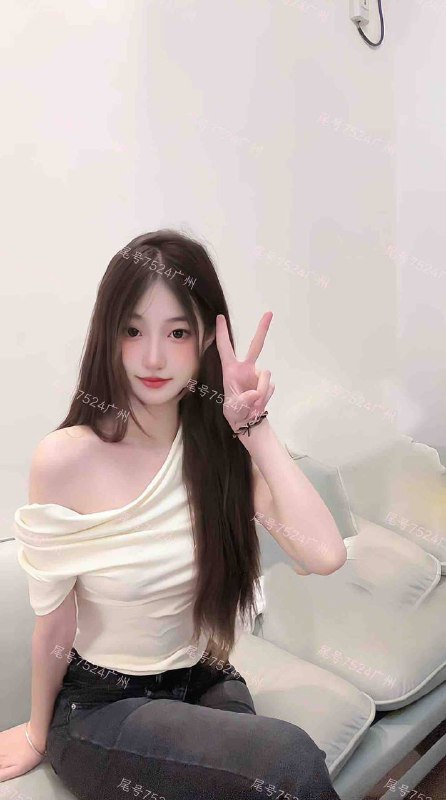 卡人🏠小怡💛💛💛04年 165 44kg🐻B纯天然无整#小怡#无整容#白小纯