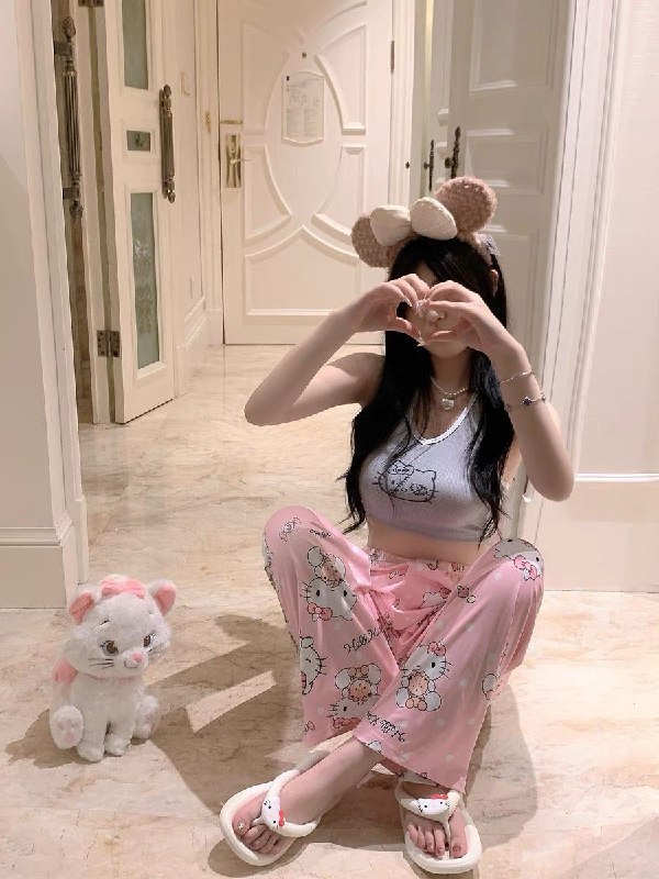 #广州王子诺🌹168/   D/ 04年 成都人，皮肤白假期兼職，学生細腰筷子腿 温柔体贴人美声甜身材比例完美 腿控必備 高級氣質女友feel天然去雕饰 本人比照片好看 支持任何#语语#bxc