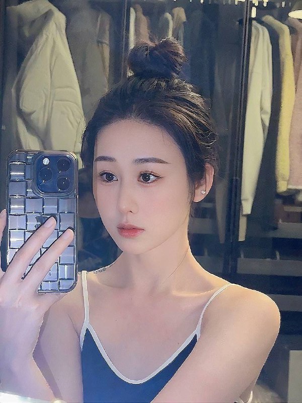 #广州卡人🏠婷婷硬5🦜💛💛💛💛纯欲天花板❗️❗️❗️❗️无尘纯天然美女 筷子腿 A4腰 皮肤白滑衣着气质大牌 高素质 气质卓雅 素养极佳Height身高:168 Weight体重:95 年龄:99年🐻D短暂停留 期待与你的相遇#硬5#婷婷#白虎