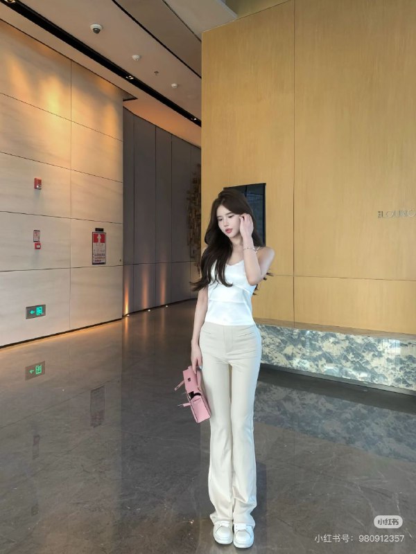 广州阿宝家Gz⬆️New新人思思甜美网红  精致洋气 皮肤白皙168E天然  不谙世事 淳朴真性情首次抵达广州  期待与您相遇By Moira Ye