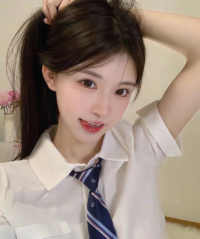 #广州戳戳❤️🔥kiki 兼职短开.05年165 38kg真人真照驾陪全身🈚️整纯天然 真实在校生🎓三点超粉 氵多#KiKi