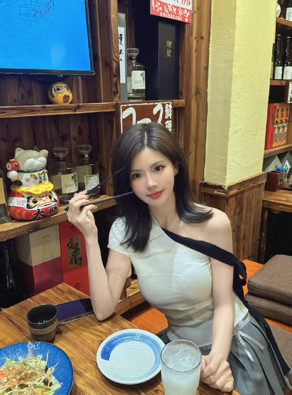 广州卡人🏠💛音乐老师  Miya广州小学音乐老师  兼职新人ʕ ᵔᴥᵔ ʔ祖国花朵辛勤的小园丁 偶尔兼职 ◔.̮◔✧艺术学院刚毕业实习 纯良家🧸172D 00年 纯天然无整 气质妈生脸5起质量小范围兼职 不常有空只接待高素质小哥哥。#家3外5#音乐老师#无整容