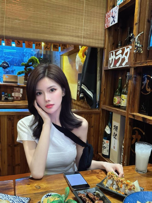 广州卡人🏠💛音乐老师  Miya广州小学音乐老师  兼职新人ʕ ᵔᴥᵔ ʔ祖国花朵辛勤的小园丁 偶尔兼职 ◔.̮◔✧艺术学院刚毕业实习 纯良家🧸172D 00年 纯天然无整 气质妈生脸5起质量小范围兼职 不常有空只接待高素质小哥哥。#家3外5#音乐老师#无整容