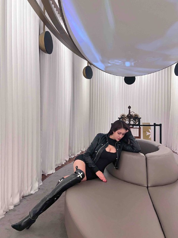 卡人🏠💛💛💛广州185真熊H🍓真实车模🍒前凸后翘◎性格温和◎风S有韵味🍒🍒研究生在读◎高情商◎服务好🍒🍒〈天然无整·性感撩人〉🍒#无整#御姐#车模#大米