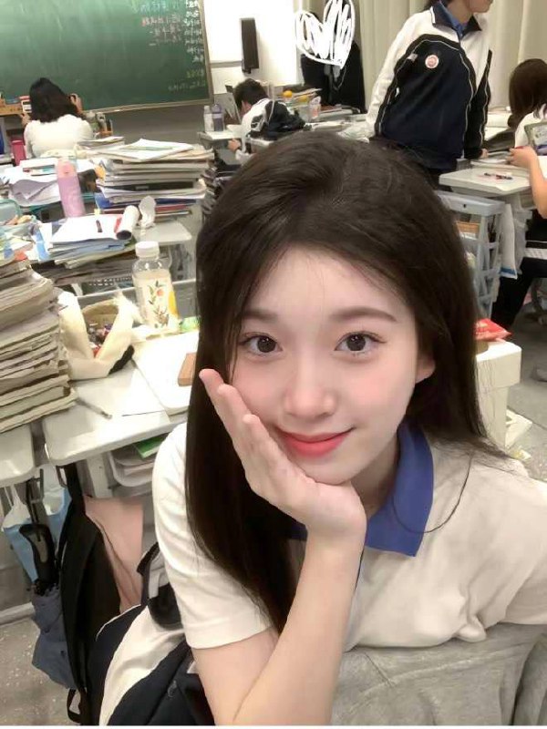 广州 卡人🏠💛💛💛团子06年/  170cm/🐻B / 95斤•  性格腼腆 无纹身  三点粉嫩• 待客如初恋 温柔且细腻 超好女友性格#团子#大长腿#白小纯#无纹身