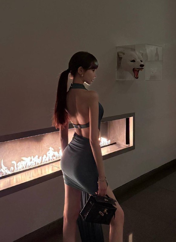 卡人🏠💛💛💛广州🦜硬5️⃣♥签约淘宝模特广州🦜♥身高:170🐻天然D♥人鱼线 身材洋气♥完美𝐒身材谈吐气质大方#杨诺诺#硬5