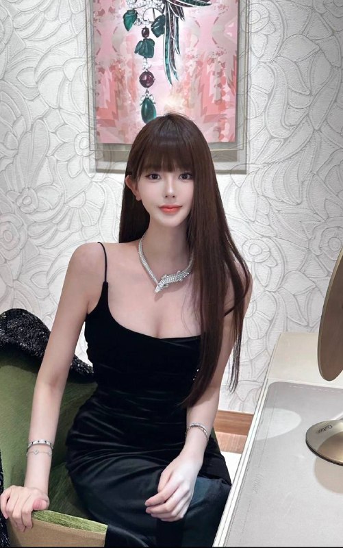 卡人🏠💛💛💛广州🦜硬5️⃣♥签约淘宝模特广州🦜♥身高:170🐻天然D♥人鱼线 身材洋气♥完美𝐒身材谈吐气质大方#杨诺诺#硬5