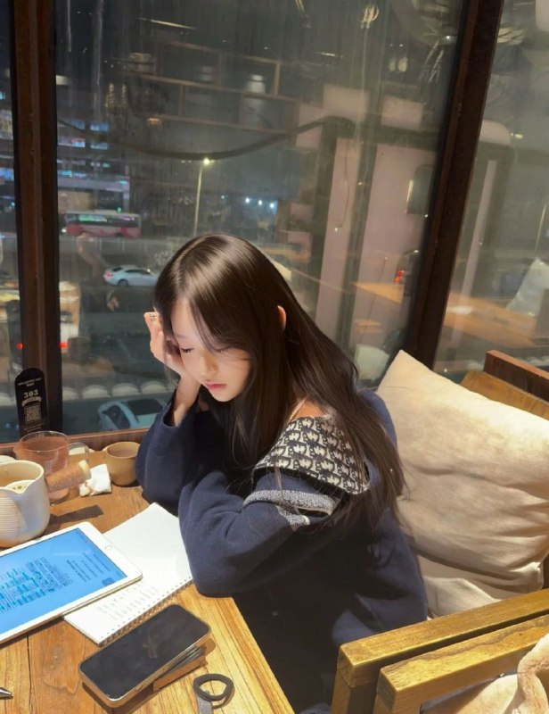 广州阿宝🏠赵四07年大学舞蹈生   无任何纹身 可纯可甜可欲净身高168   44kg  真胸C完美胸型  全身雪白 无整容纯天然敏感体质会娇喘 主动配合榨汁机会性感热舞 马甲线会按摩spa  吉他  钢琴  书法自带黑丝 活好水多骚  主打反差微微微微肉  骨感   极品女友