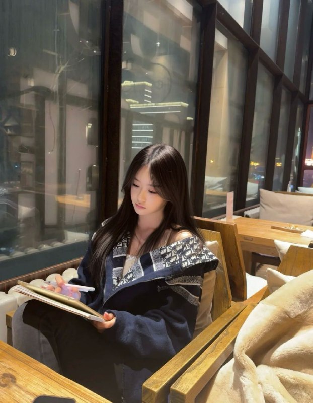 广州阿宝🏠赵四07年大学舞蹈生   无任何纹身 可纯可甜可欲净身高168   44kg  真胸C完美胸型  全身雪白 无整容纯天然敏感体质会娇喘 主动配合榨汁机会性感热舞 马甲线会按摩spa  吉他  钢琴  书法自带黑丝 活好水多骚  主打反差微微微微肉  骨感   极品女友