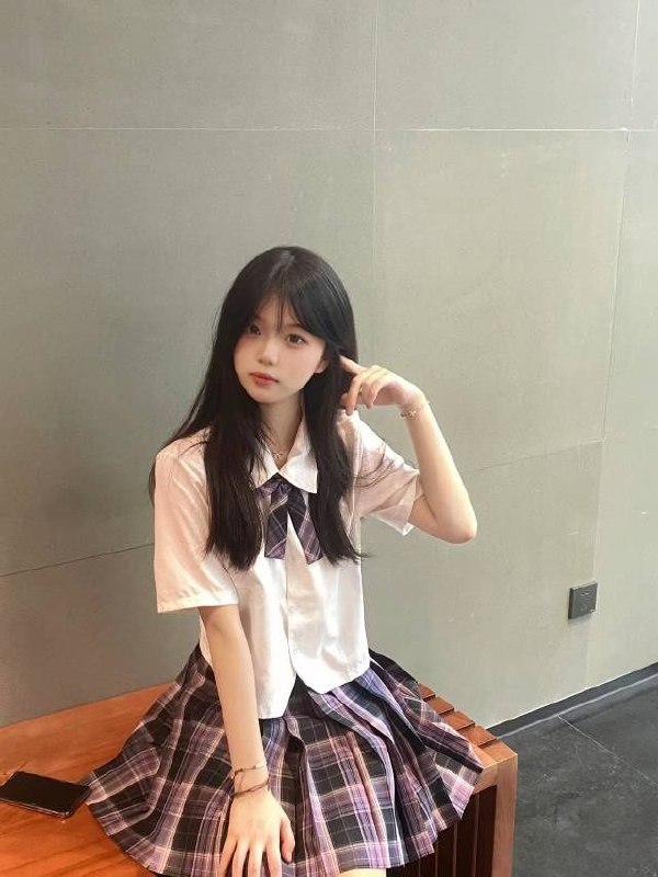 广州阿宝家06学生———真实在校学生• 06年 168C• 纯天然零整 皮肤雪白 三点粉嫩• 性格温柔 清纯可爱 高素质• 支持验证  只接素质期待夏天橘子汽水一样的心动