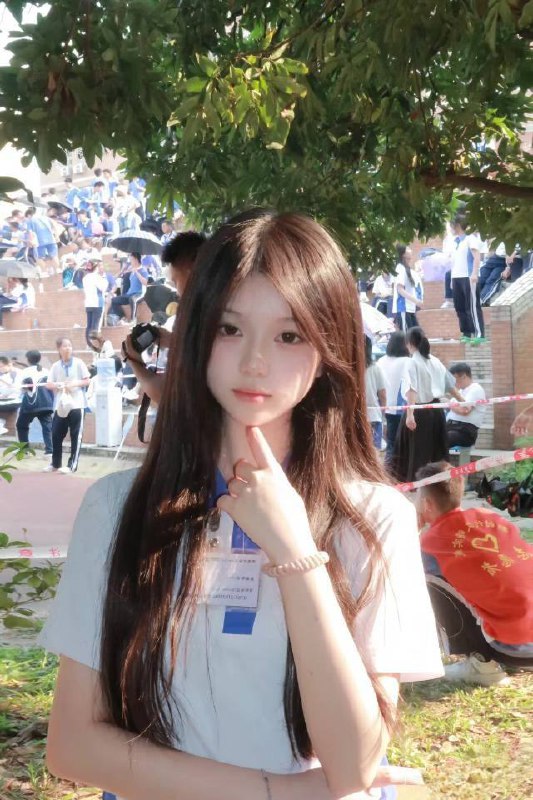 #广州戳戳❤️真实在校学生• 06年 168C• 纯天然零整 皮肤雪白 三点粉嫩• 性格温柔 清纯可爱 高素质• 支持验证  只接素质期待夏天橘子汽水一样的心动#太阳