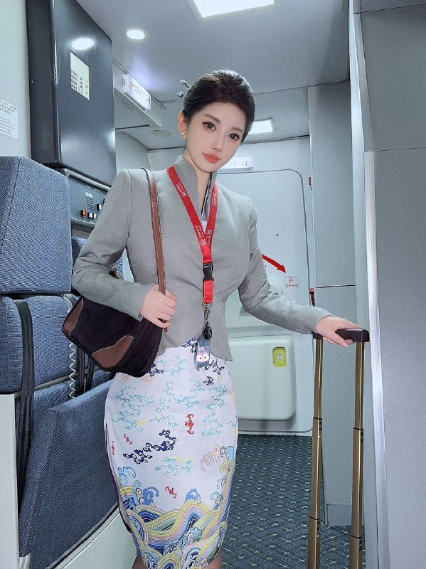 #广州王子诺🌹海航空姐 瑶瑶• 身高/Height ：173• 胸围/Bust  ：F• 海航真实在飞• 皮肤超级雪白❄️• 不抽烟🈚️纹身• 制服证件齐全• 性格温柔体贴#空姐#瑶瑶