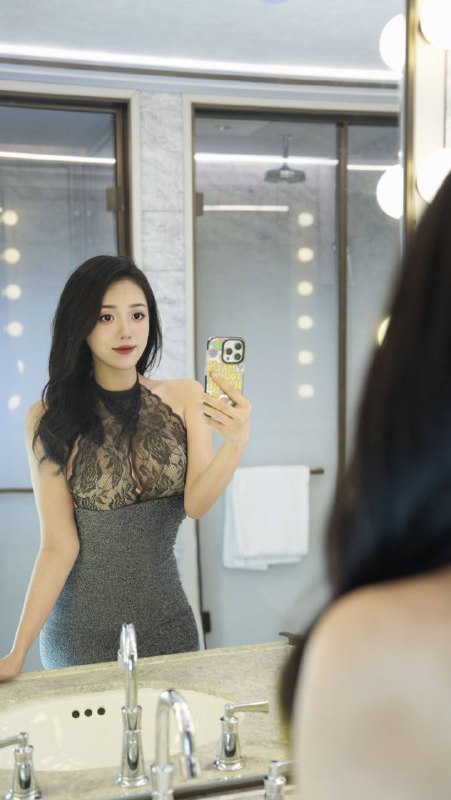 #广州戳戳❤️白领气质白领莉娜你的貼身私人㊙️秘書＃ 莉娜 ＃  Work in Gz👠HEIGHT身高:  172㊙️AGE年齡:        98年👙BUST🐻:         天然36E+🌥️🌥️🌥️🌥️🌥️🌥️🌥️🌥️高情商 外表温柔內里燒杯 極致反差体天然無整 原裝大燈 人間🍑臀 互動配合💯愛情景扮演 愛探索 愛你腦海裡的所有小yy有事秘書幹，沒事幹秘書🔞臭弟弟 下班要過來姐姐辦公室一趟喔📝#白领#莉娜